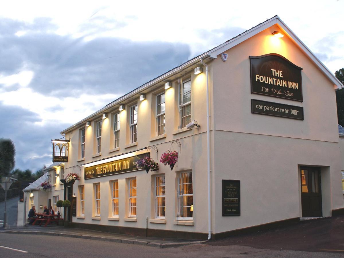 The Fountain Inn Hendy Extérieur photo