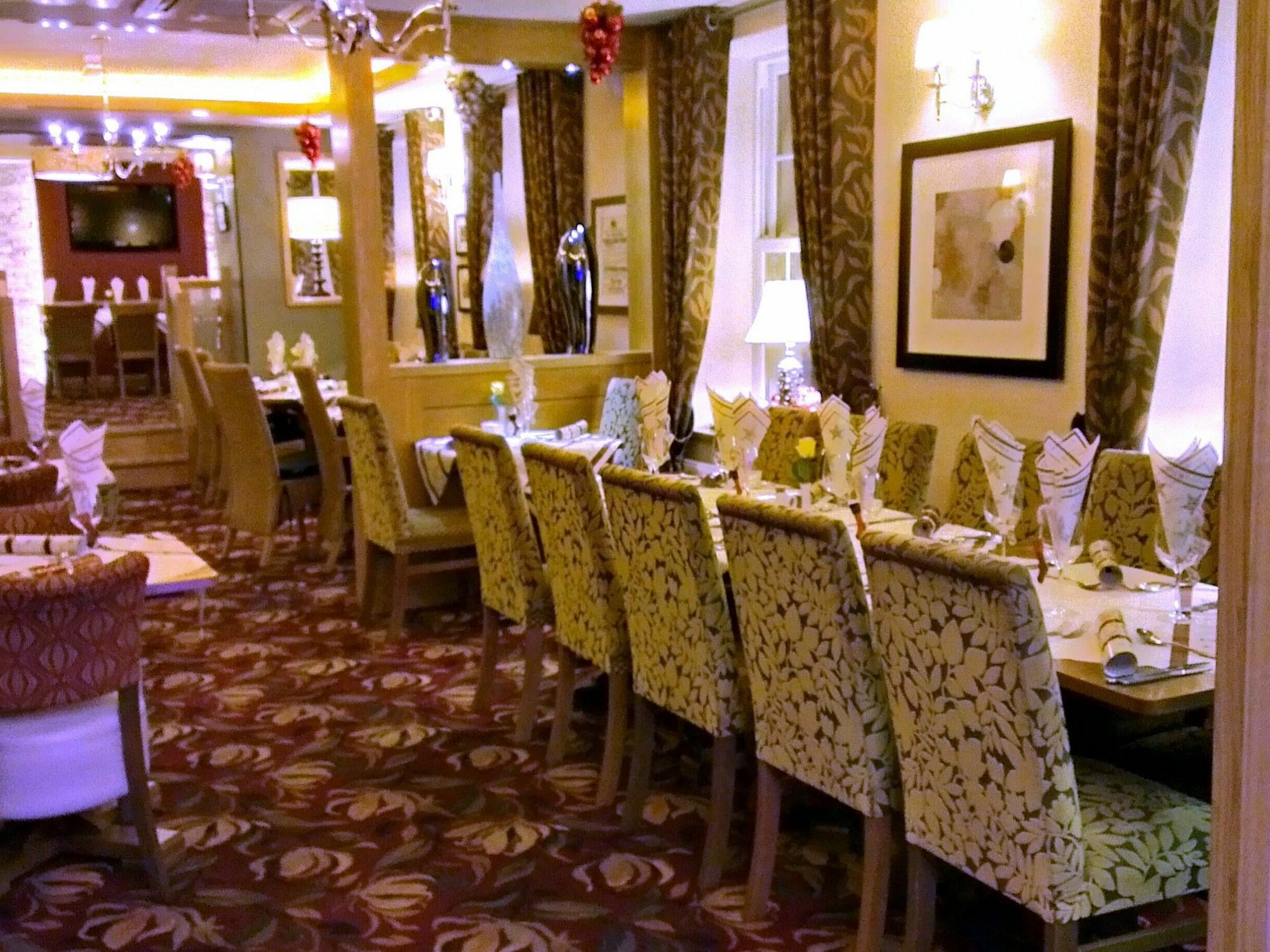 The Fountain Inn Hendy Extérieur photo